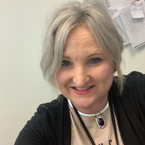 Meet your Posher, Valerie